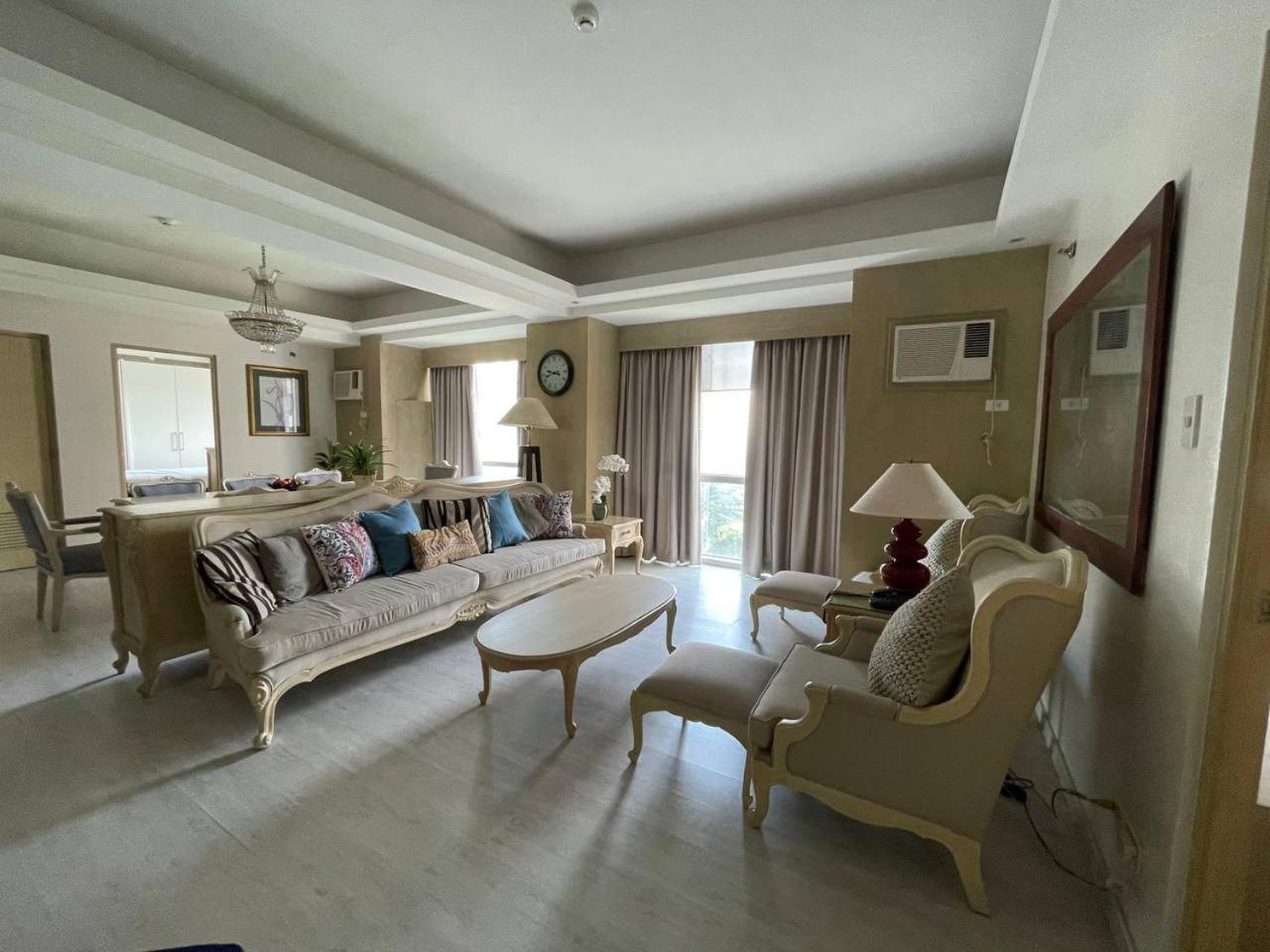 Avant At The Fort By Urban Realty Manila Exteriör bild